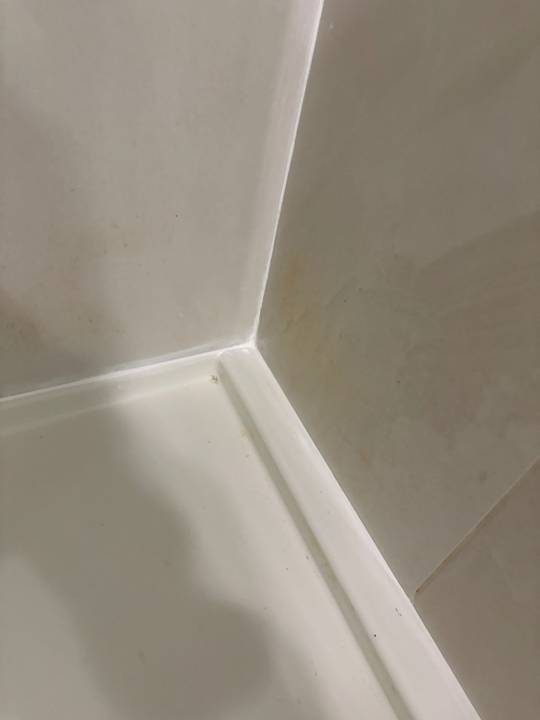 Tub re-caulk, after
